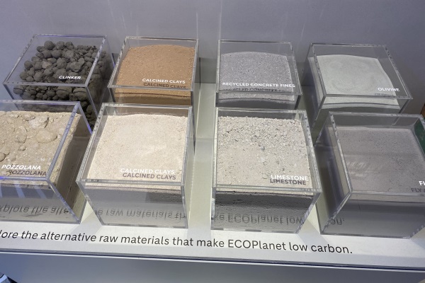Echantillons d'ingrÃ©dients utilisÃ©s pour certaines recettes de ciment EcoPlanet