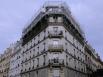 Des mains expertes pour rénover cette toiture en zinc