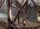 Deux éoliennes installées sur la Tour Eiffel