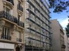 Un immeuble centenaire s’élève de 3 étages à Paris