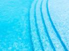 Comment en 60 ans la piscine est devenue un phénomène de société bien français