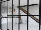 Comment délimiter les espaces dans un intérieur sans perdre en luminosité ?