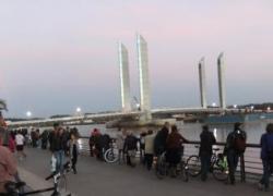 Bordeaux : un septième pont enjambe la Garonne