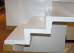 Escaliers en béton : préfabriqués ou coulés en place ?