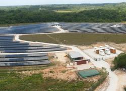 Une centrale solaire avec stockage mise en service en Guyane