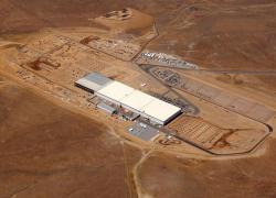 La Gigafactory de Tesla commencera à produire fin 2016