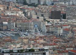 Un collectif s'oppose à la reconstruction de 31 écoles en PPP à Marseille