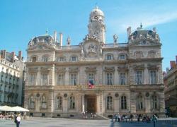 Notre-Dame: Lyon renonce à verser 200.000 euros d'aide