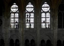 La restauration des vitraux de la cathédrale Notre Dame de Paris débute en atelier