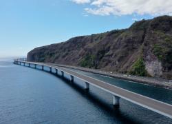 Ouverture partielle de la nouvelle route du littoral construite sur la mer à la Réunion