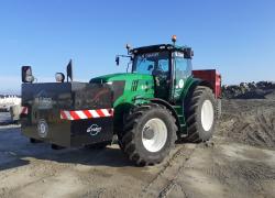 Un tracteur qui tourne à l'hydrogène vert sur les chantiers de travaux publics