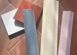 Des plaquettes émaillées colorées habillent les façades du Village des Athlètes 2024