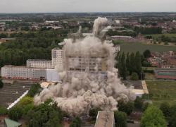 Dans les coulisses de la destruction de la plus haute tour jamais réalisée en France