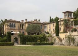 Le palais florentin sur les collines de Grasse devra-t-il être détruit ?