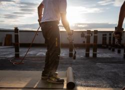 Derbigum (by Kingspan) lance une membrane de toiture composée à 100 % de bitume recyclé