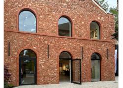 À Bièvres, A26 métamorphose La Grange aux Fraises en lieu culturel durable