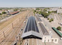 Angoulême inaugure la première verrière photovoltaïque d’une gare française