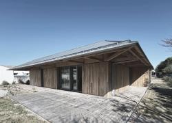 Karawitz inaugure sa maison Canicule