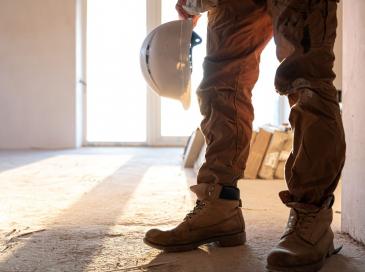 Chantiers des JO : les travailleurs sans-papiers auront bien droit à leur procès en 2026