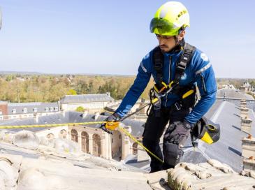Petzl sort l’artillerie lourde pour sécuriser les pros de la hauteur