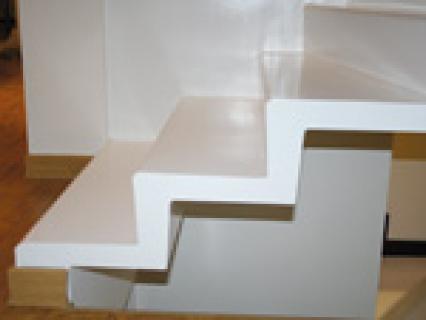 Escaliers en béton : préfabriqués ou coulés en place ?