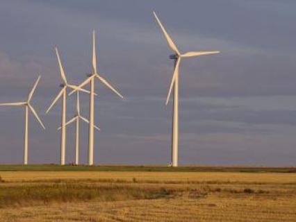 Mieux placer éoliennes et panneaux solaires peut rapporter gros