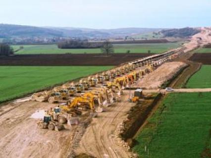 Travaux publics: des dizaines de milliers d'emplois menacés