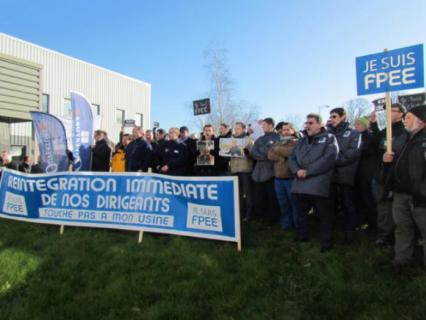 Non à l'éviction des dirigeants de la menuiserie FPEE