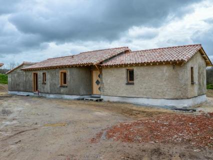 Une éco-construction ossature bois et béton de chanvre