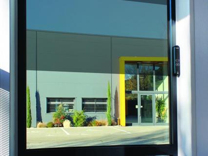 Horizon, la première fenêtre à la fois électrochrome et photovoltaïque