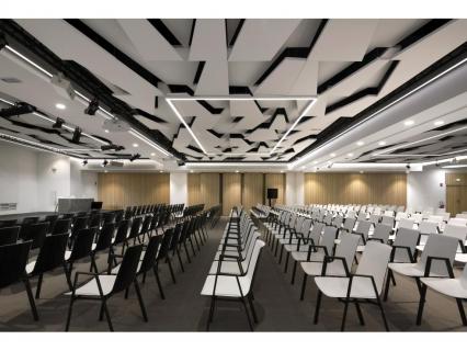 400 m2 d’îlots Rockfon Eclipse et de Rockfon Mono Acoustic au City Center de Marseille