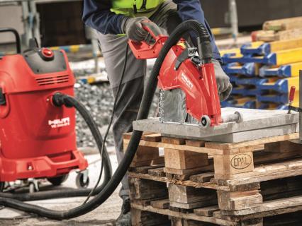 DCH 300-X: nouvelle tronçonneuse électrique pour une découpe à sec et à l’eau