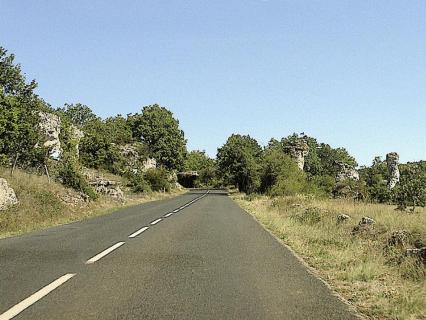 Action de la Confédération paysanne contre un grand projet solaire sur le Larzac