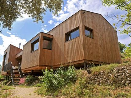 Bardage bois et bois composite : une offre démultipliée