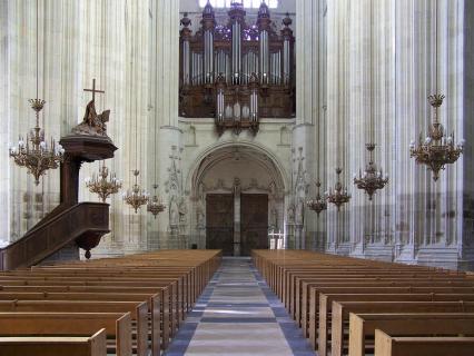La cathédrale de Nantes incendiée, le grand orgue détruit