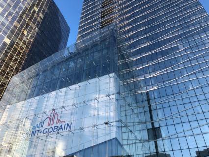 Saint-Gobain annonce un 4e trimestre nettement meilleur que prévu