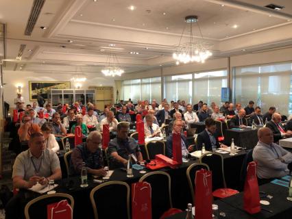 La conférence internationale des feuillus s’inquiète