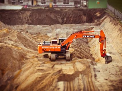 Les permis de construire délivrés sont en hausse sur un an, malgré un ralentissement