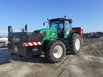 Un tracteur qui tourne à l'hydrogène vert sur les chantiers de travaux publics