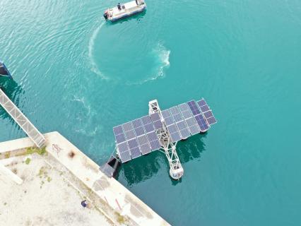 Une ferme de panneaux photovoltaïques implantée en mer, première en France