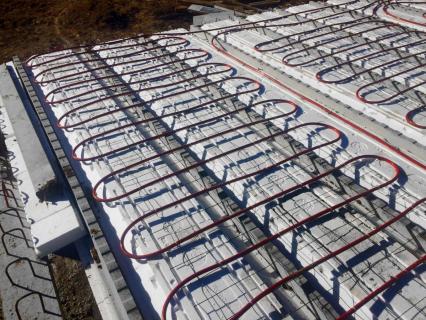 Gagnez en rapidité avec la solution de plancher chauffant-rafraîchissant MODUL + Easy