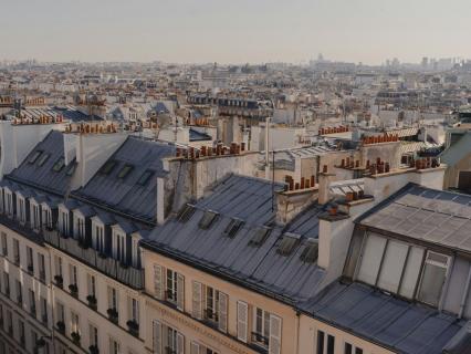 Les célèbres toits en zinc transforment Paris en four : quelles solutions ?
