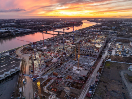 À Nantes, le plus important chantier hospitalier d’Europe s'intègre dans la ville