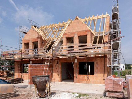 Le logement n'est ni de gauche ni de droite (mais au-dessus de la tête)