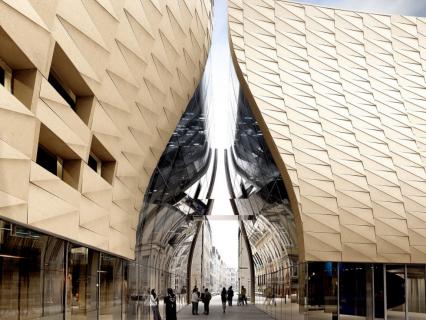 À Nîmes, le centre de congrès h2 fait la jonction entre le passé et le présent