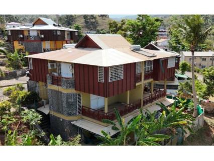 Mayotte : un an après le cyclone Chido, où en sont les travaux de reconstruction ?