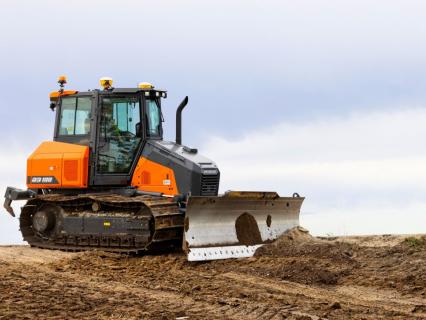 Develon muscle son offre avec le DD100, un bulldozer taillé pour la précision
