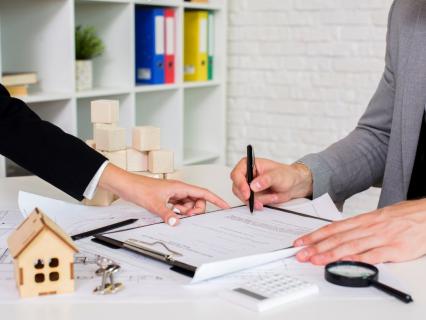 Location immobilière : sélectionner un locataire oui, discriminer non