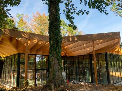Une salle des fêtes topophile