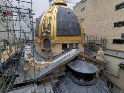 Paris cache un trésor de plomb sur ses toits : des Vosgiens lui redonnent vie